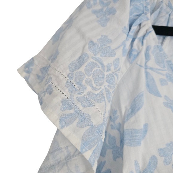 Universal Thread Blue Floral Flutter Sleeve V-Neck Blouse 1X New - Picture 3 of 11